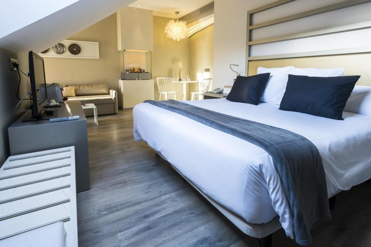 & Princesa Munia Hotel 4*